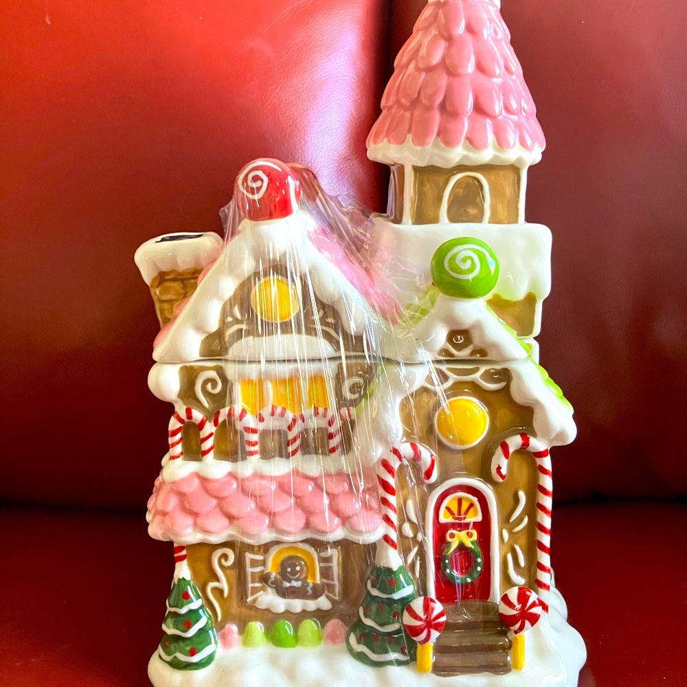 Sleigh bell bistro gingerbread glass cookie jar